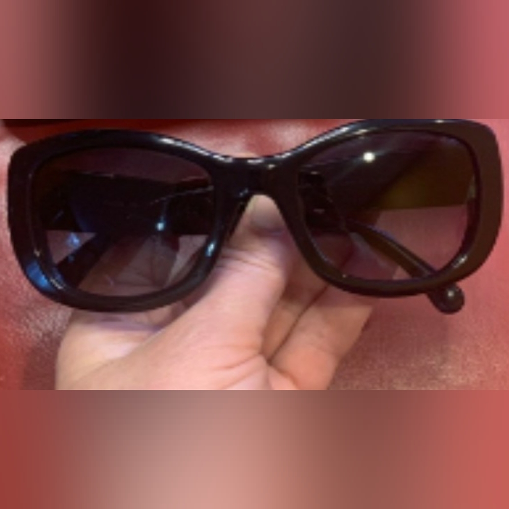 Oval Chanel sunglasses